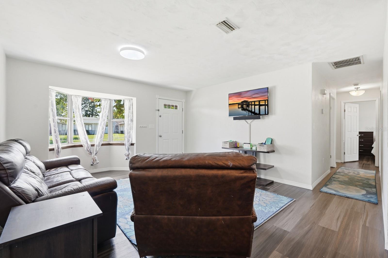 HIDDEN LAKE - Residential