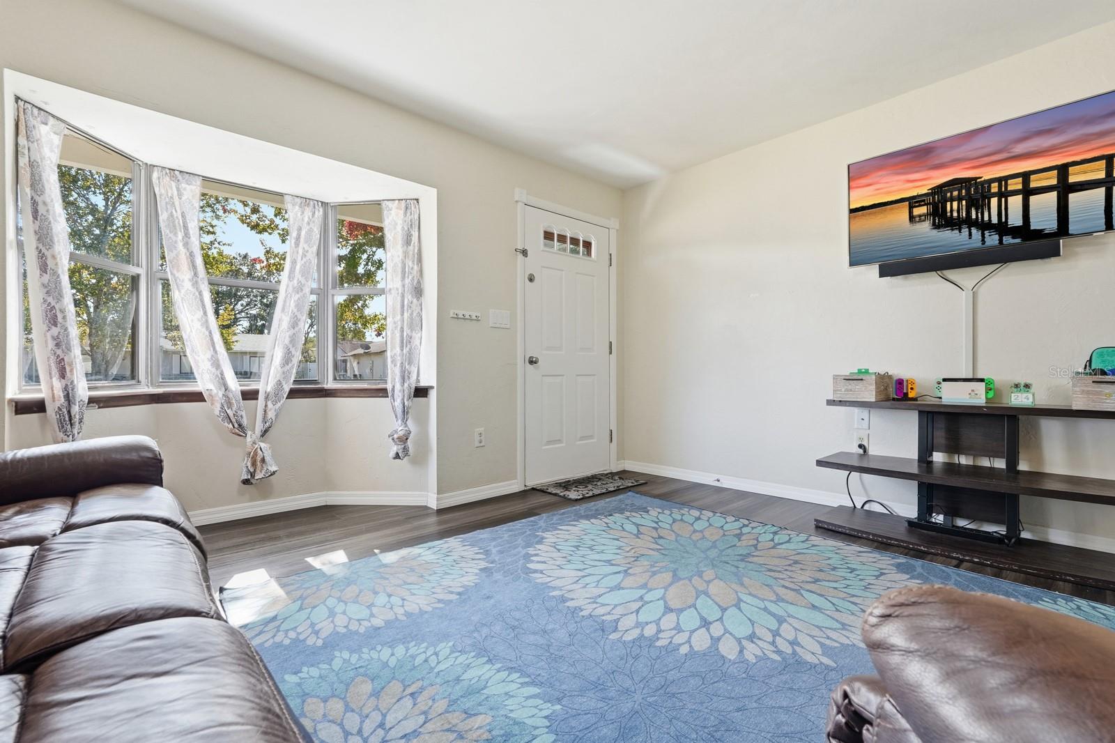 HIDDEN LAKE - Residential