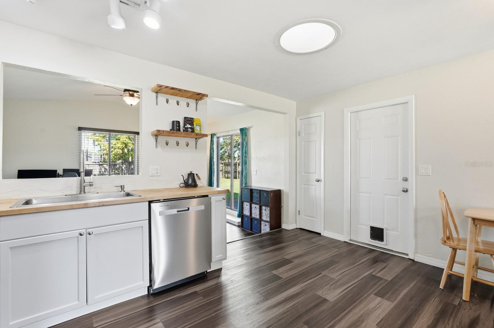 HIDDEN LAKE - Residential