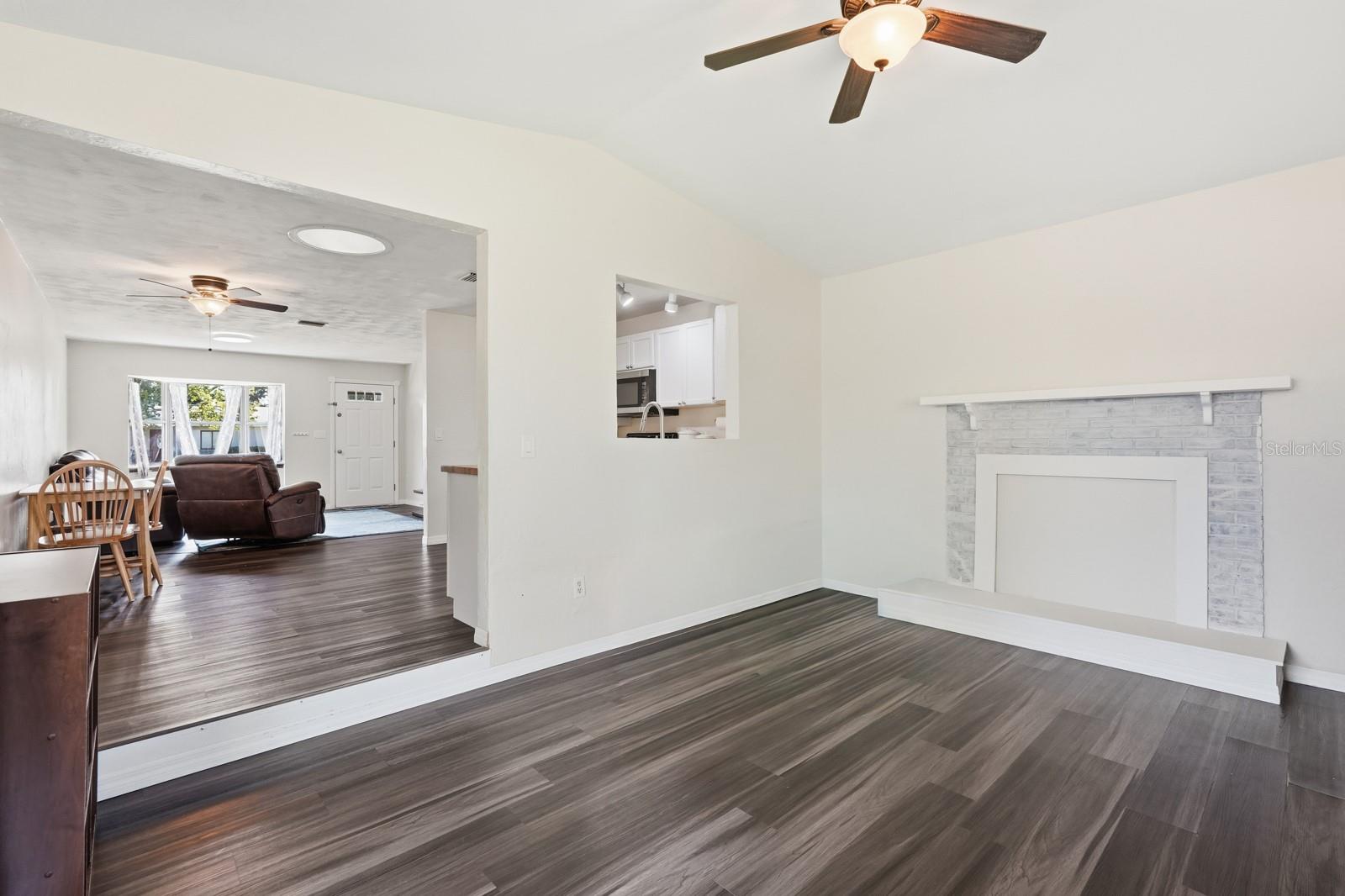 HIDDEN LAKE - Residential