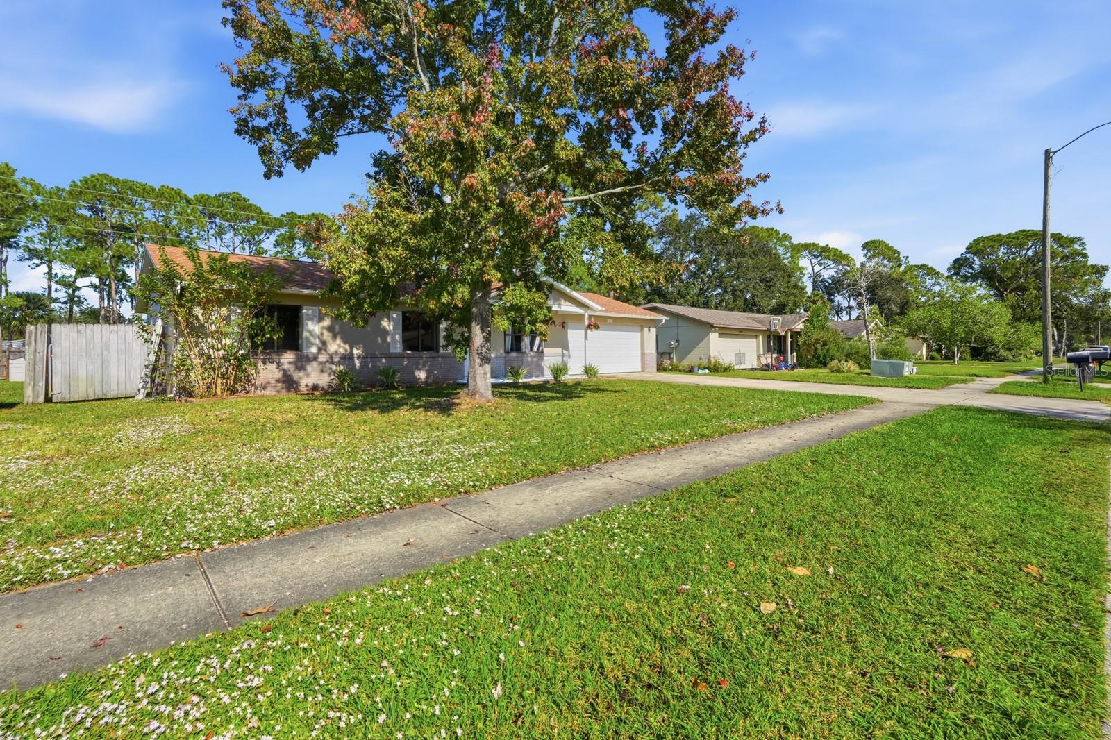 HIDDEN LAKE - Residential