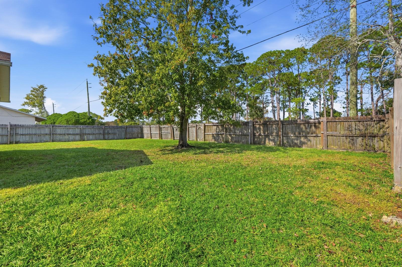 HIDDEN LAKE - Residential