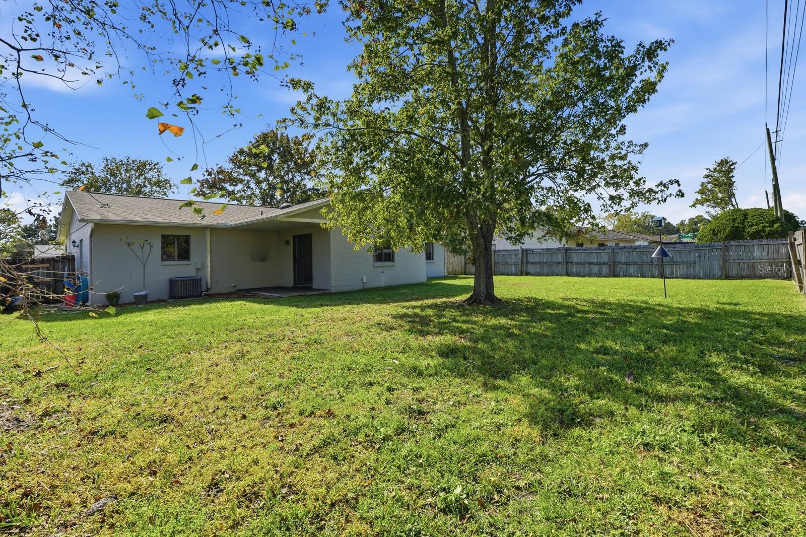 HIDDEN LAKE - Residential