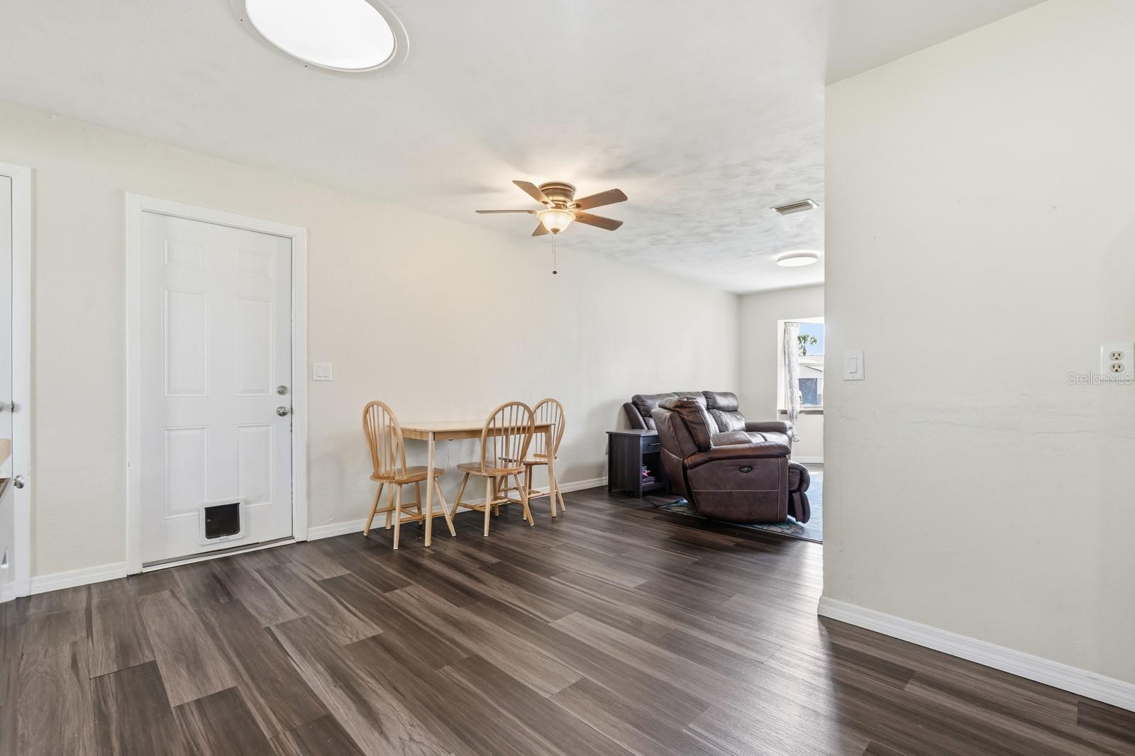 HIDDEN LAKE - Residential