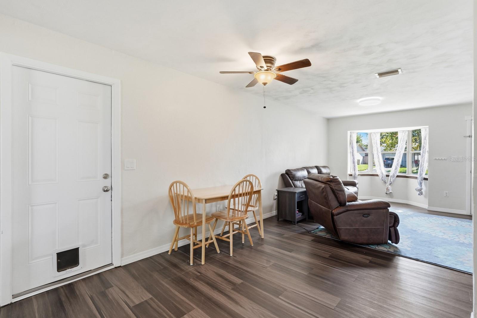 HIDDEN LAKE - Residential