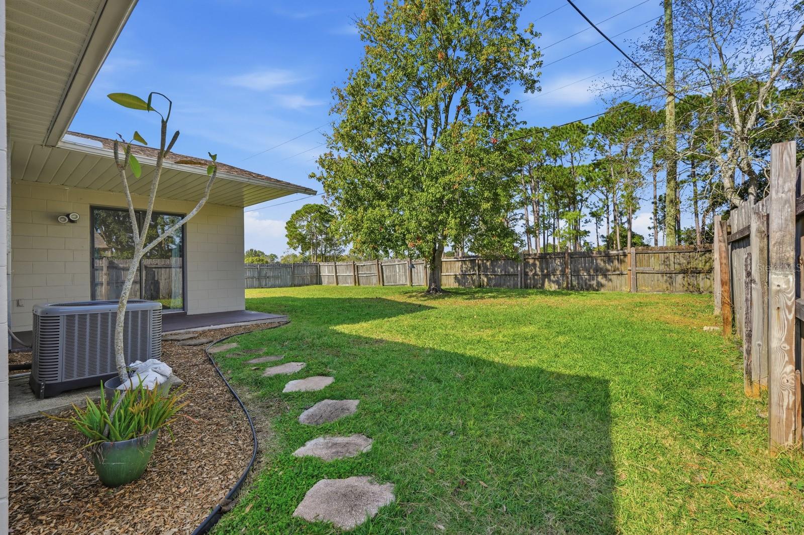 HIDDEN LAKE - Residential