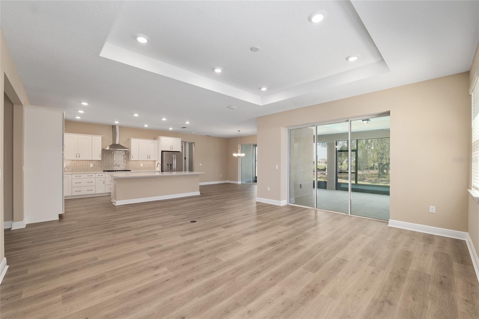 ON TOP OF THE WORLD - Residential