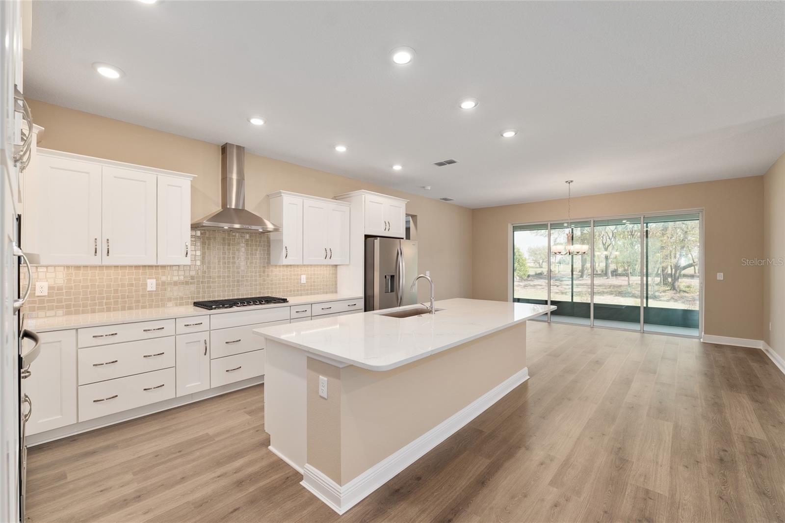 ON TOP OF THE WORLD - Residential