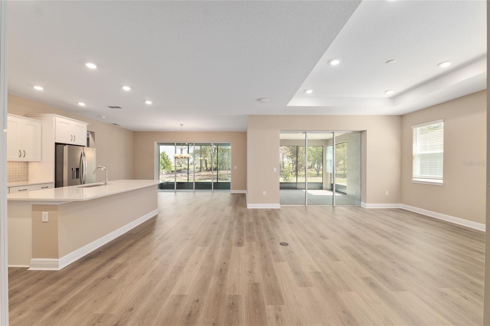 ON TOP OF THE WORLD - Residential