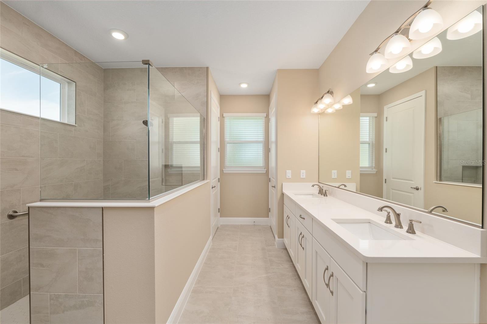 ON TOP OF THE WORLD - Residential