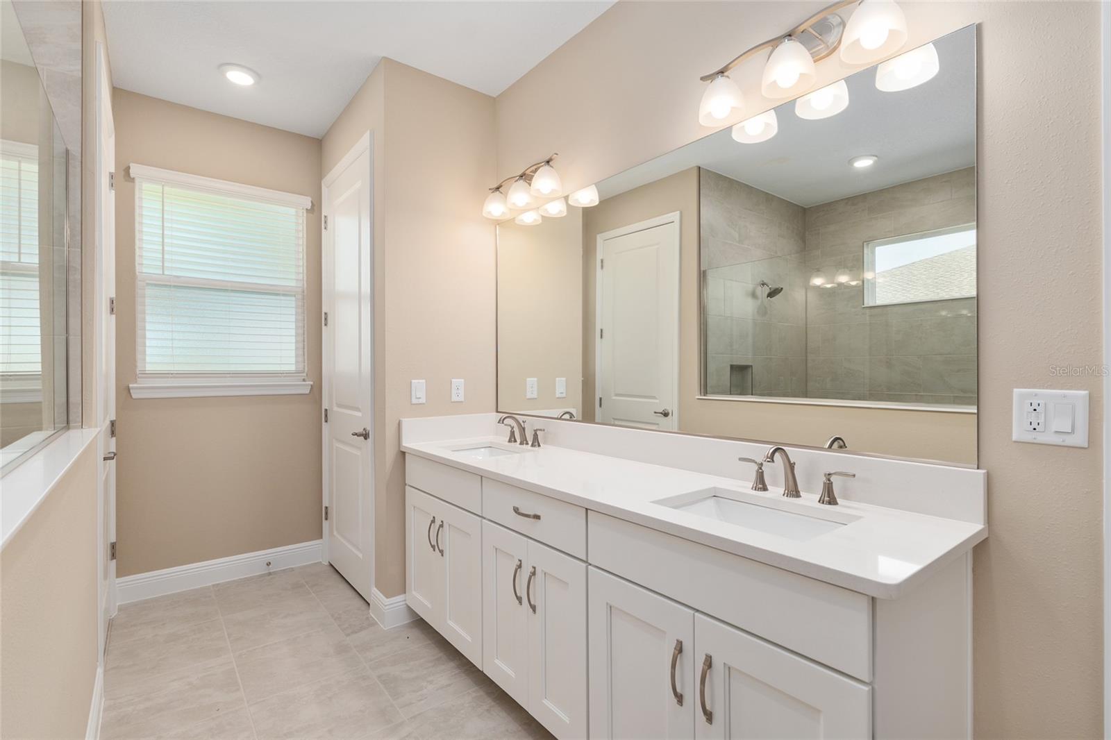 ON TOP OF THE WORLD - Residential