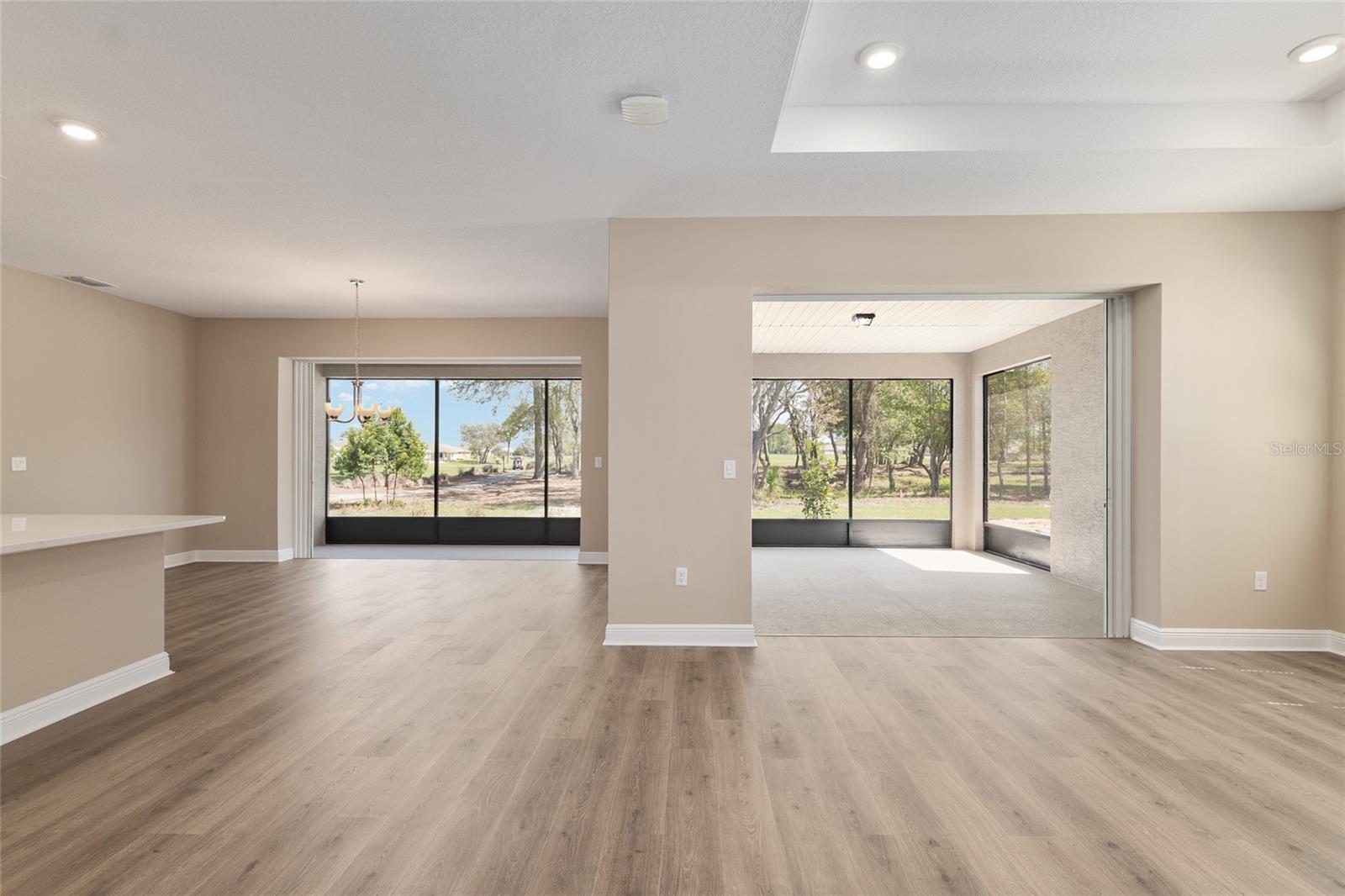 ON TOP OF THE WORLD - Residential