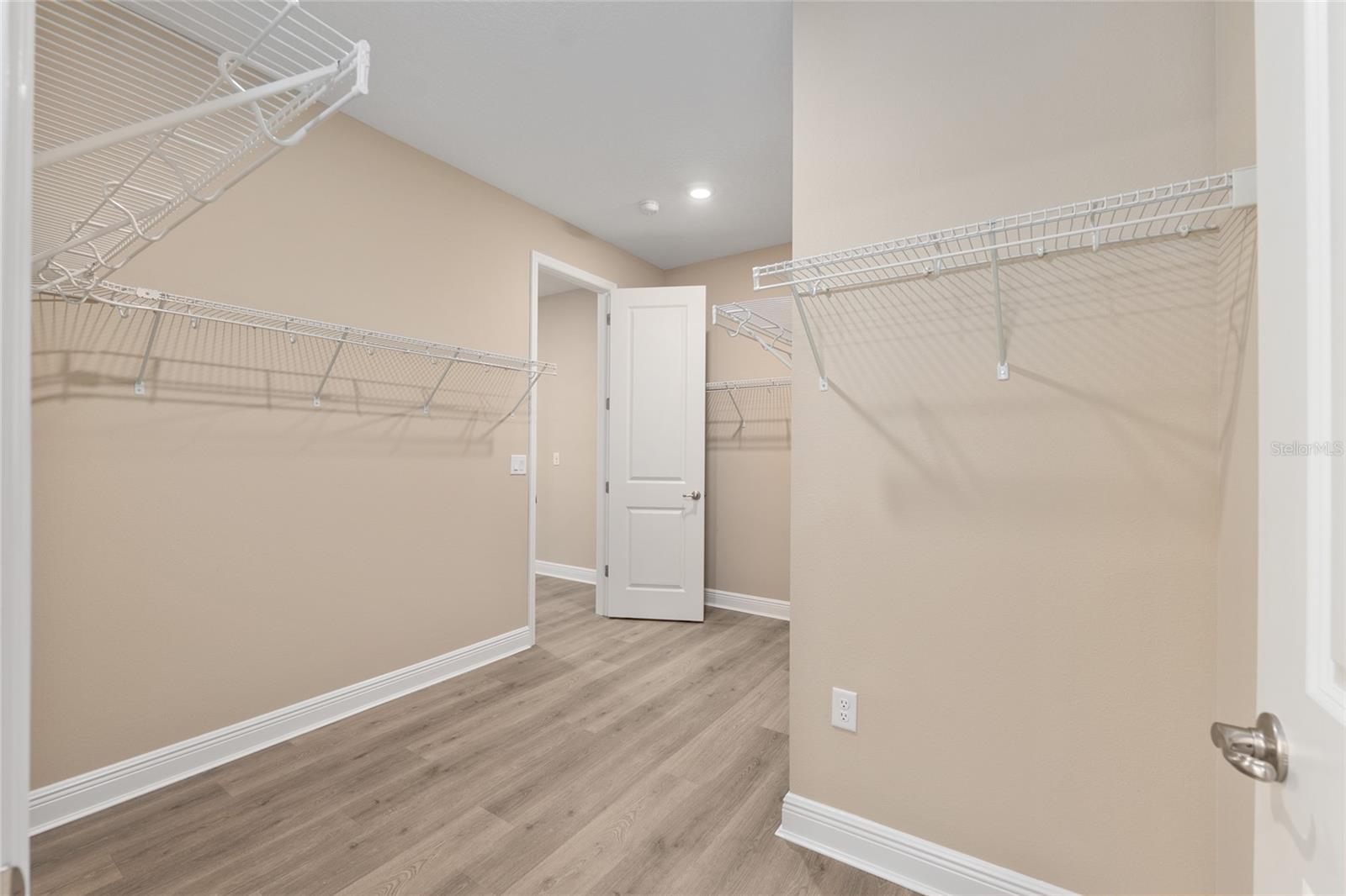 ON TOP OF THE WORLD - Residential