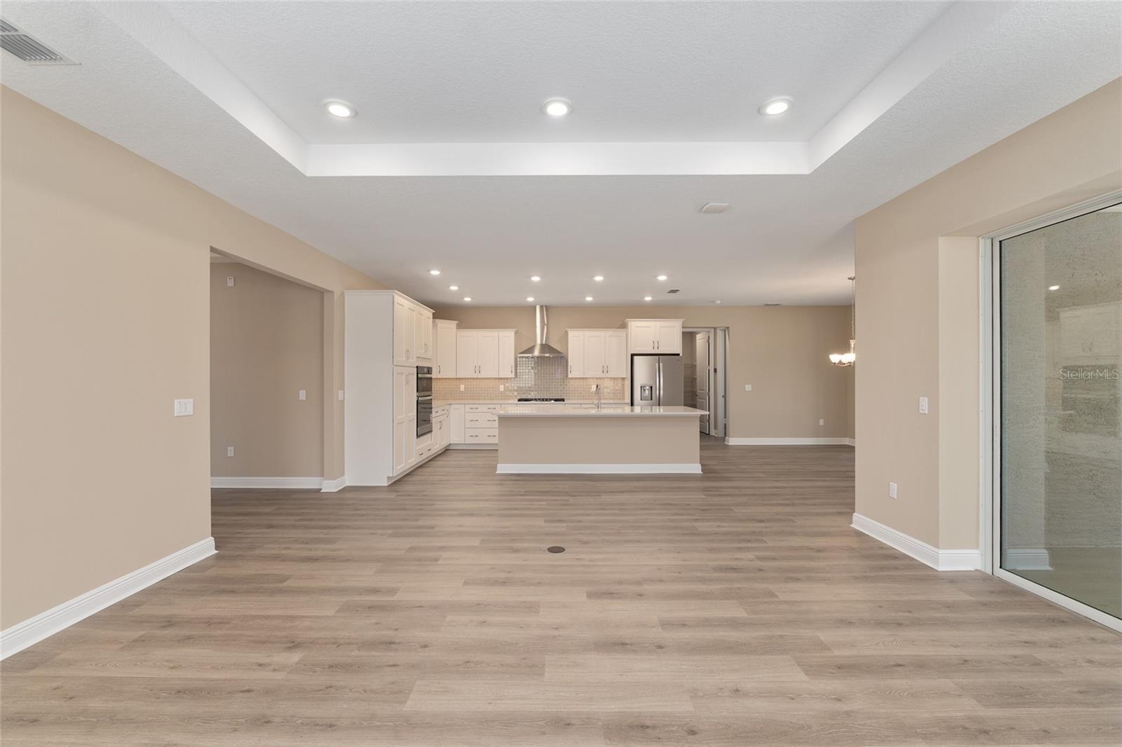 ON TOP OF THE WORLD - Residential