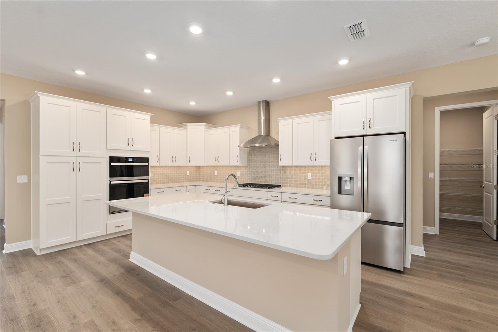 ON TOP OF THE WORLD - Residential