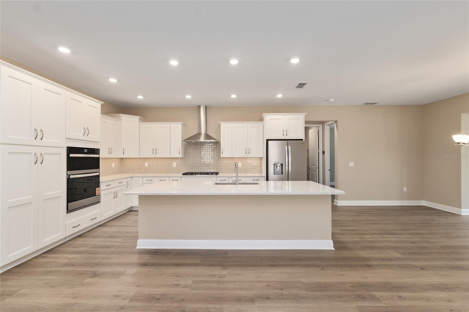 ON TOP OF THE WORLD - Residential