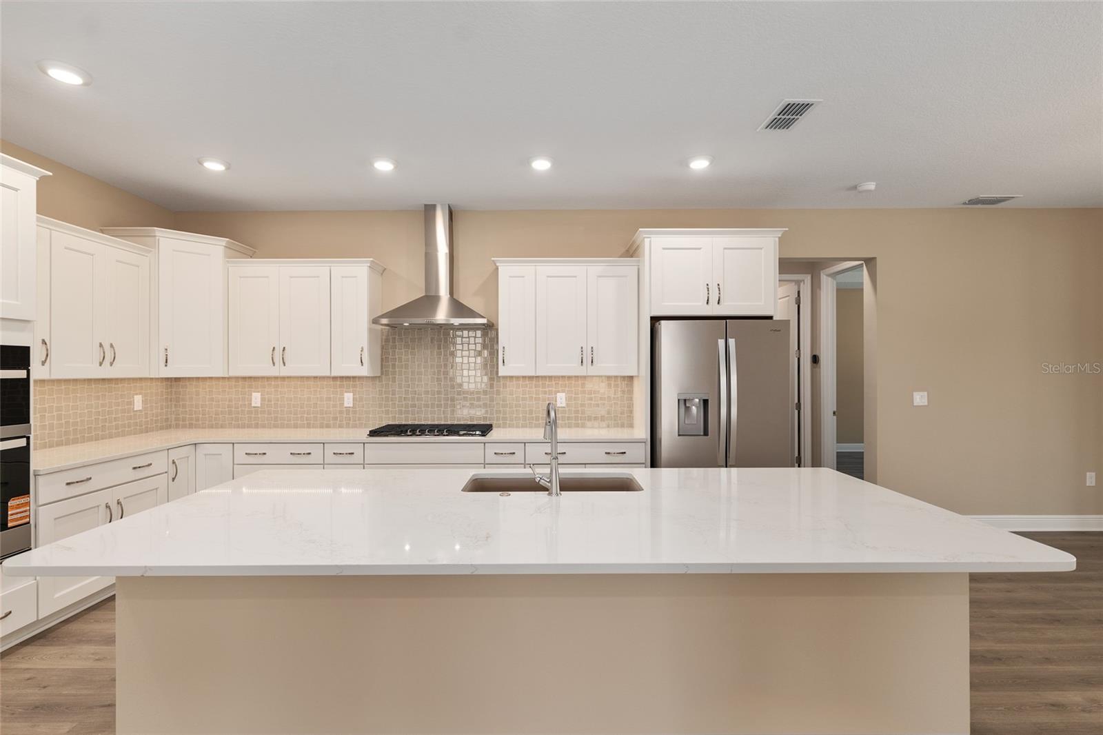 ON TOP OF THE WORLD - Residential