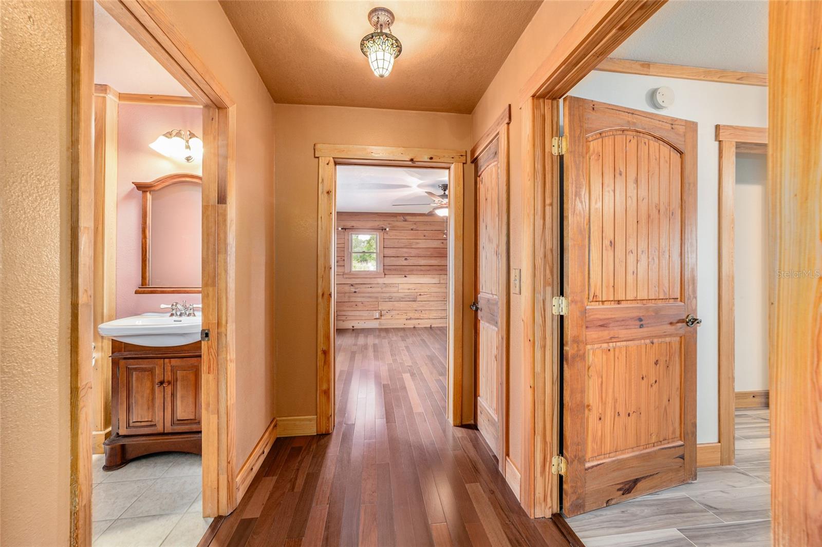 RAINBOW LAKES ESTATE - Residential