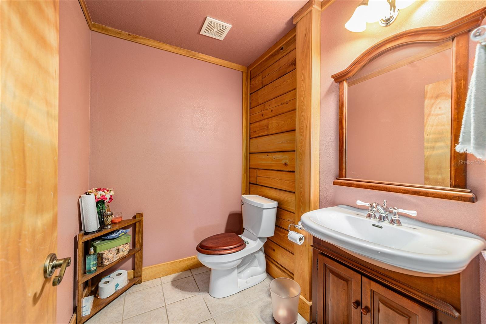 RAINBOW LAKES ESTATE - Residential