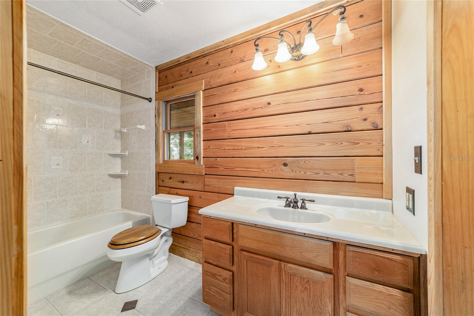 RAINBOW LAKES ESTATE - Residential