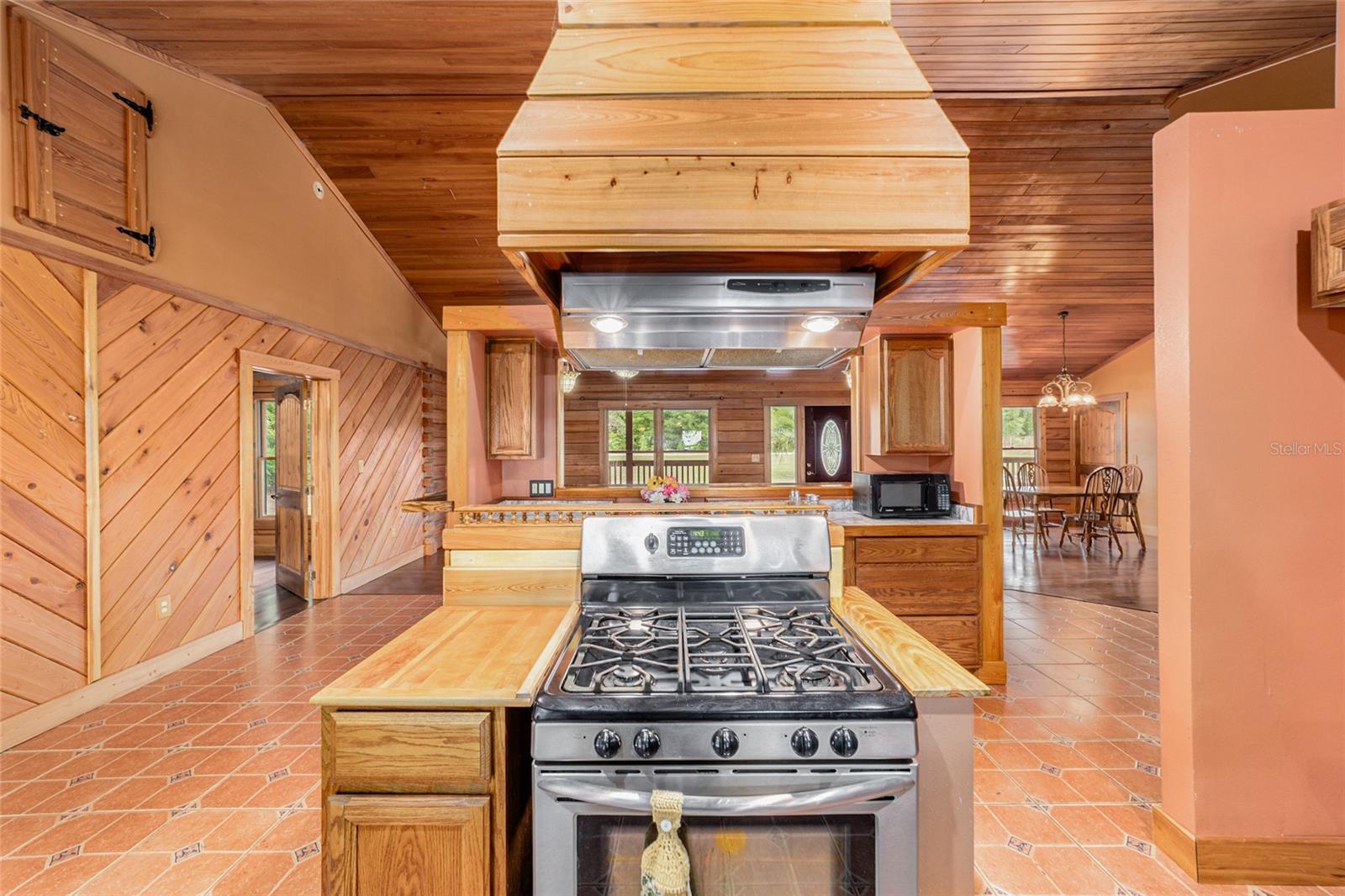 RAINBOW LAKES ESTATE - Residential