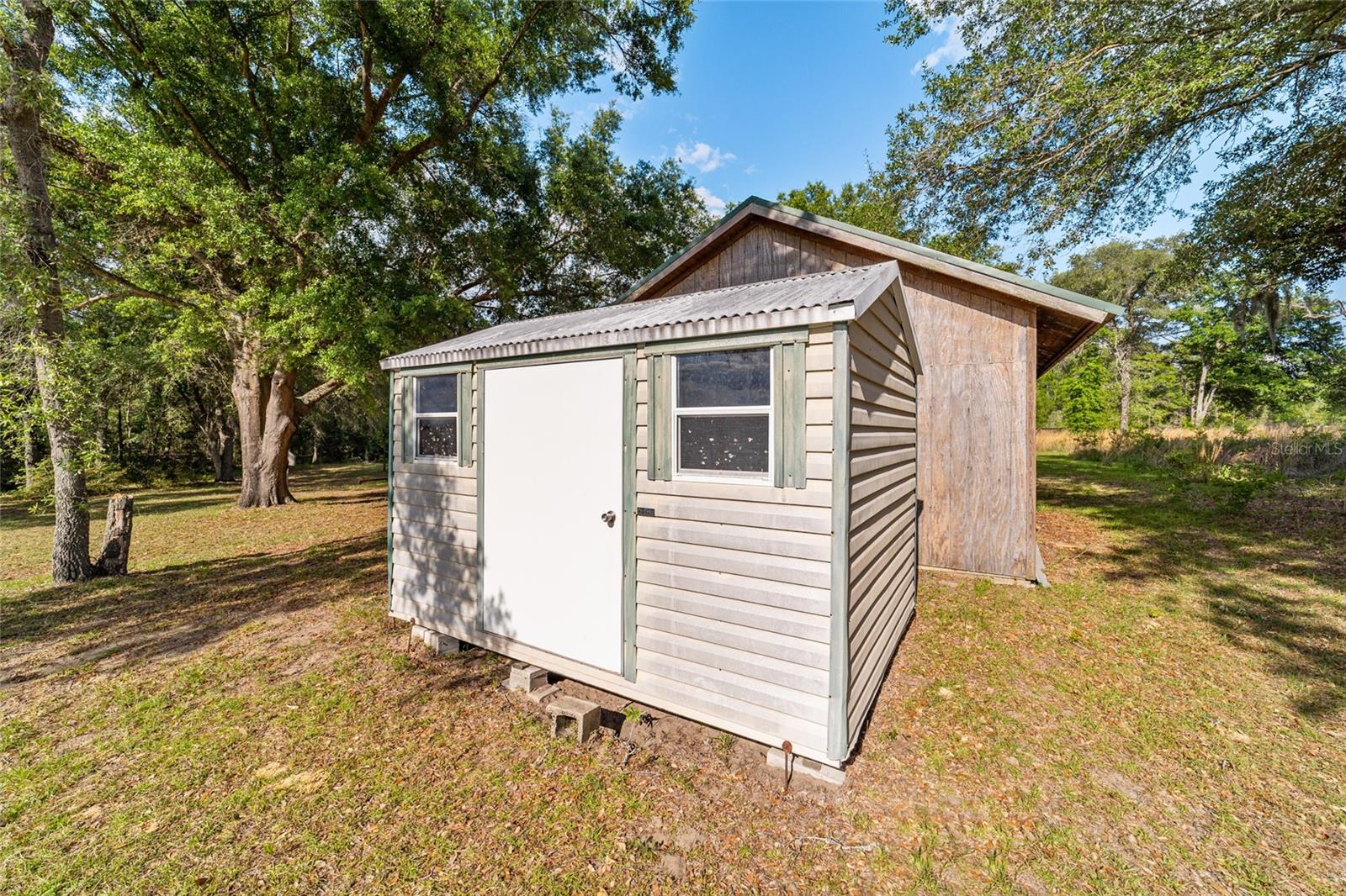 RAINBOW LAKES ESTATE - Residential