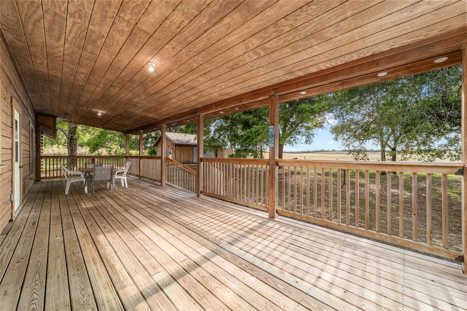 RAINBOW LAKES ESTATE - Residential