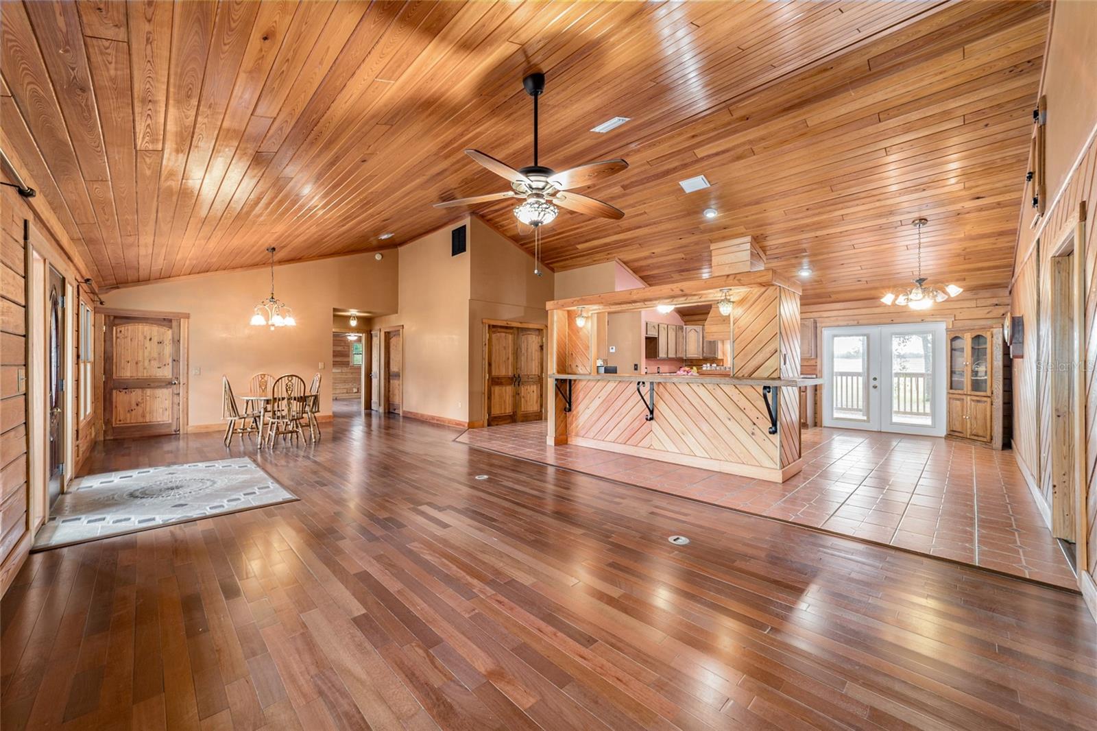 RAINBOW LAKES ESTATE - Residential