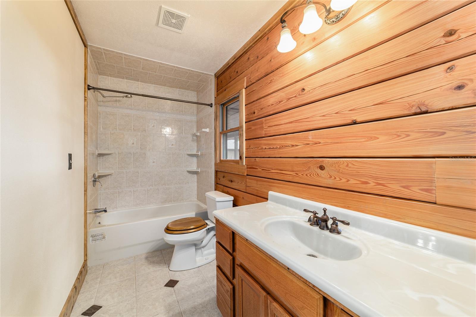 RAINBOW LAKES ESTATE - Residential