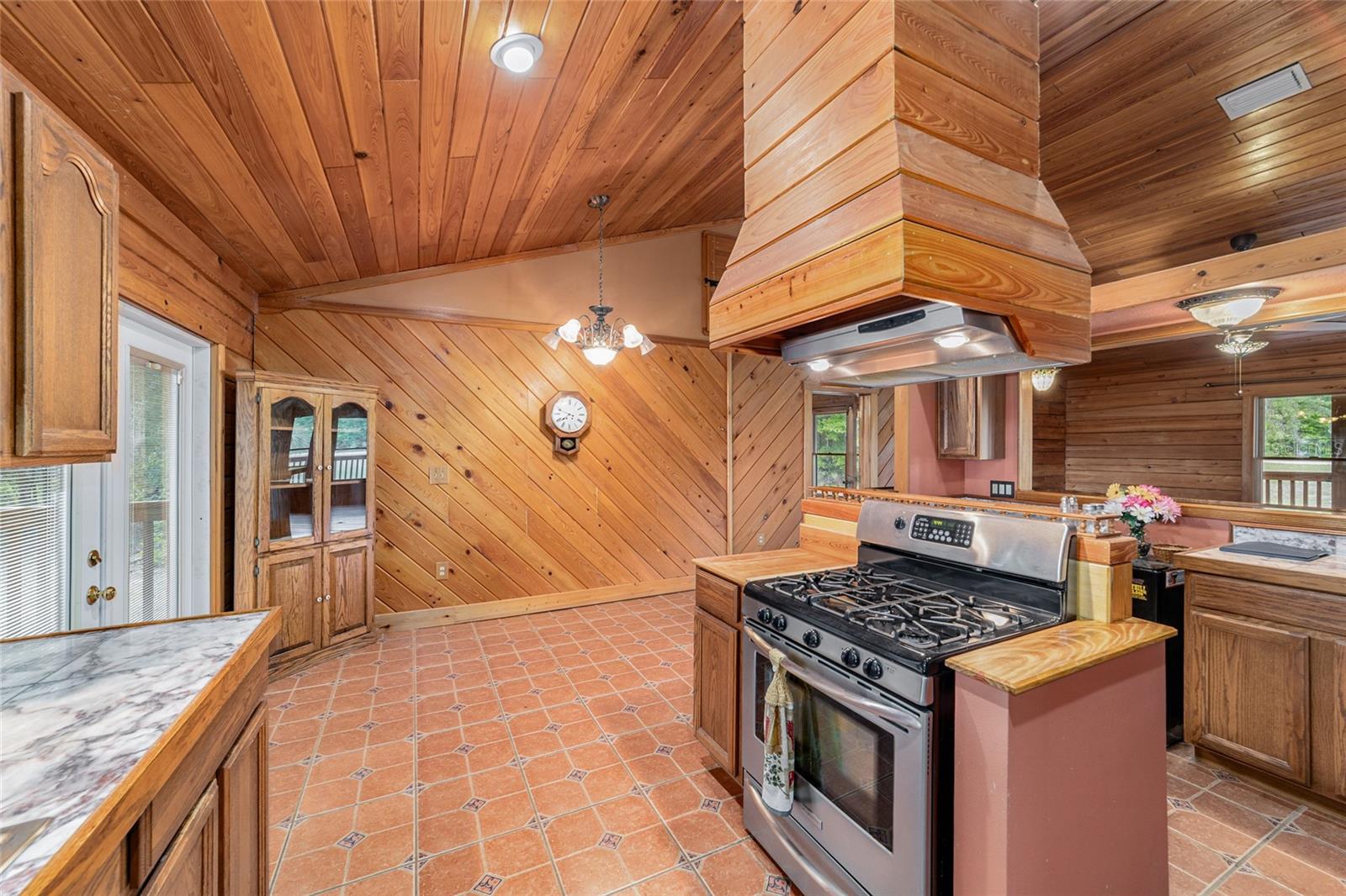 RAINBOW LAKES ESTATE - Residential