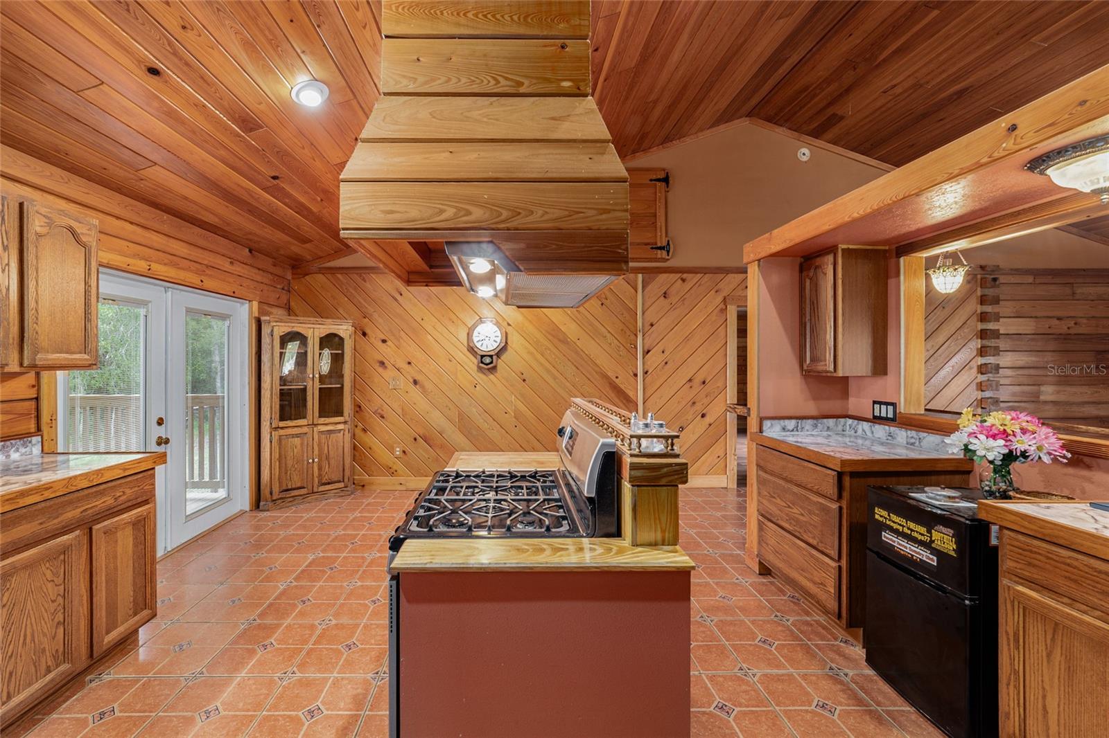 RAINBOW LAKES ESTATE - Residential