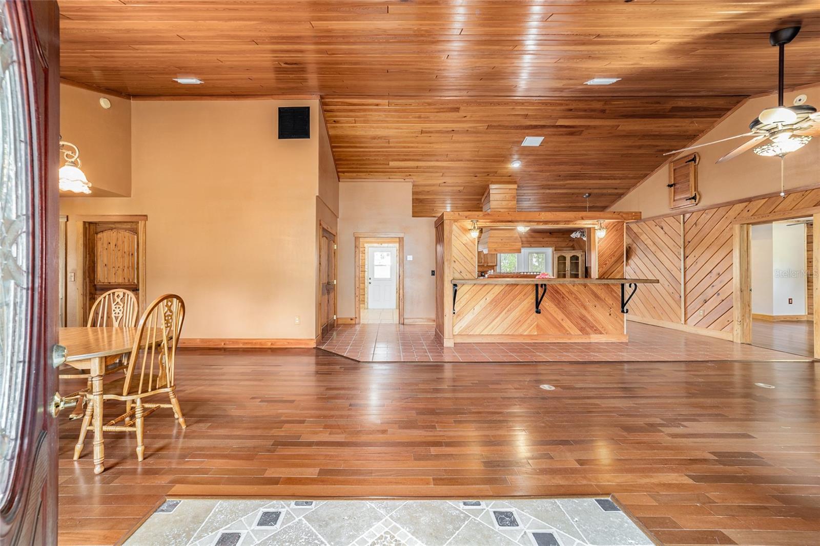 RAINBOW LAKES ESTATE - Residential