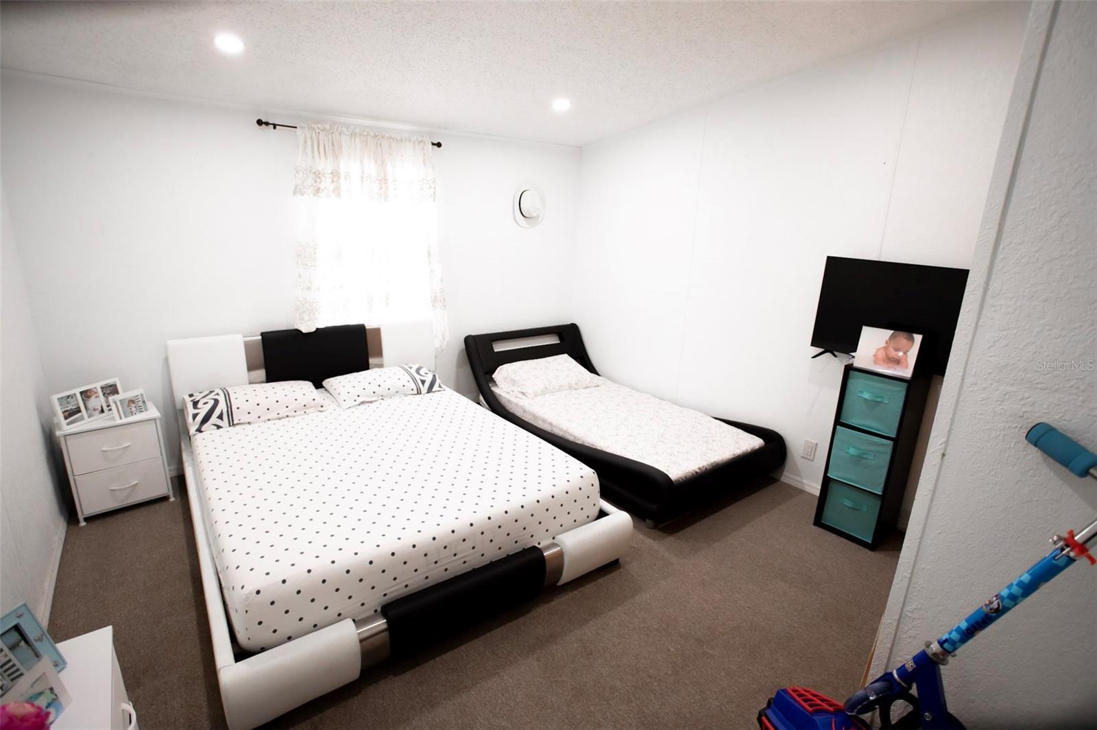 OAKRIDGE ESTATES - Residential