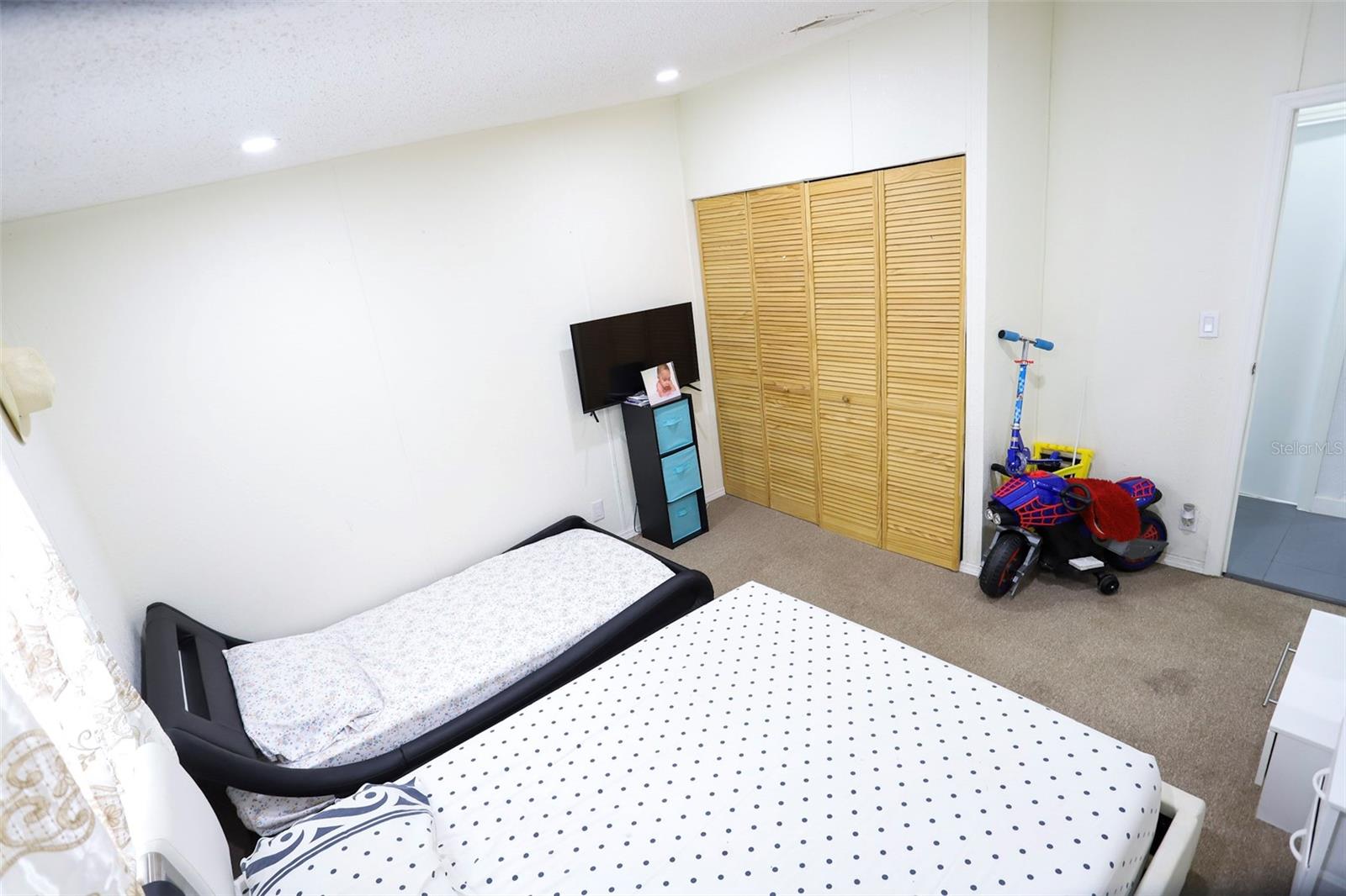 OAKRIDGE ESTATES - Residential