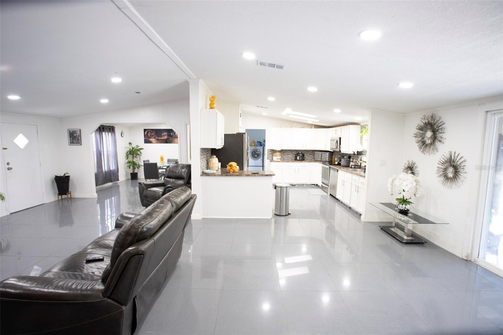 OAKRIDGE ESTATES - Residential