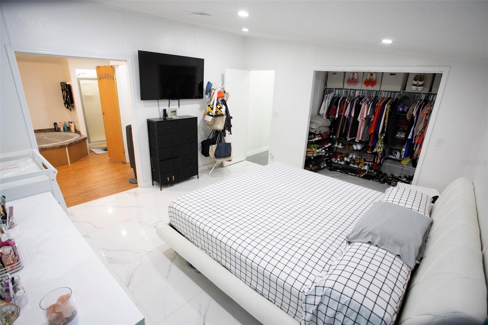 OAKRIDGE ESTATES - Residential