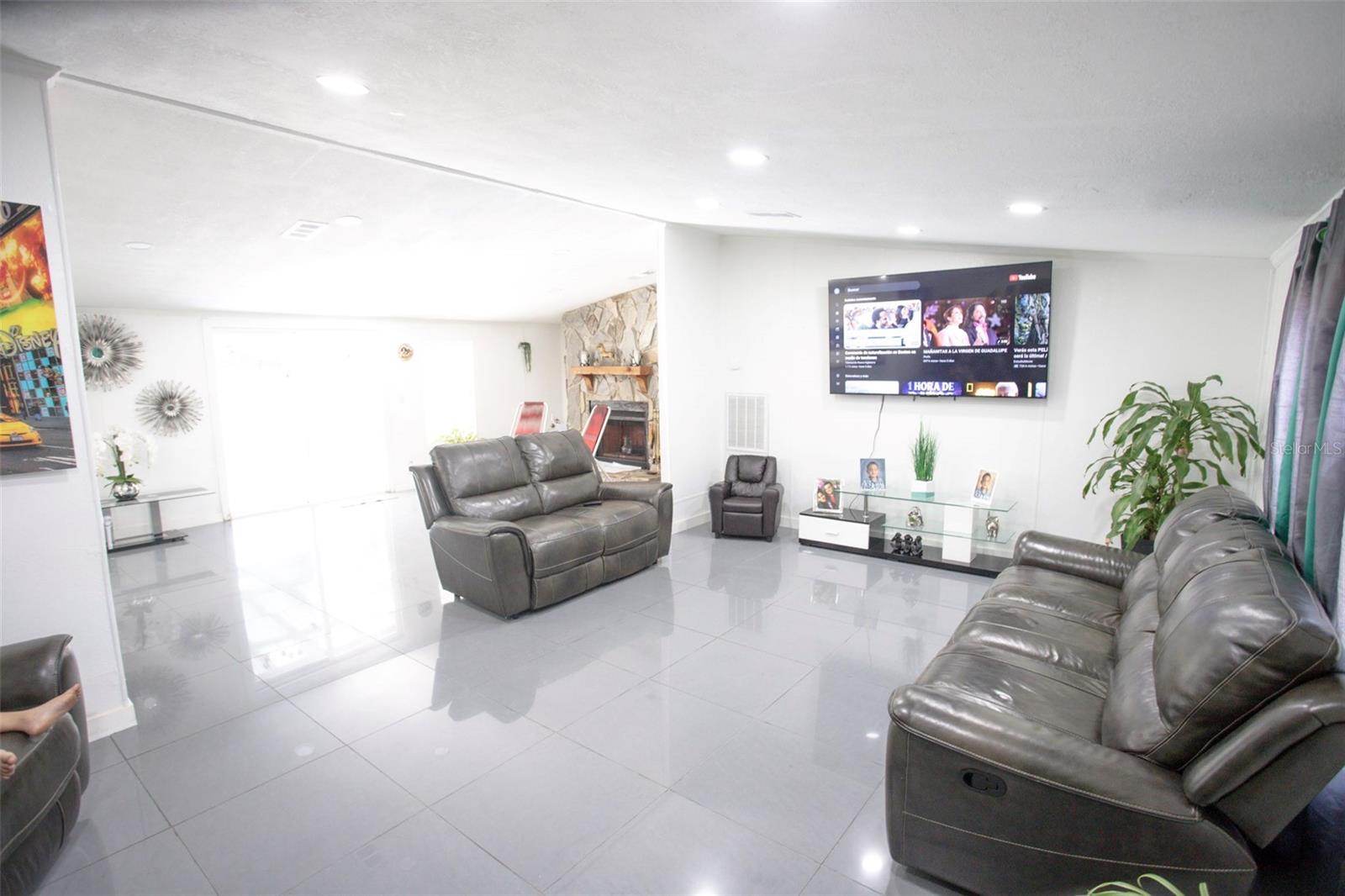 OAKRIDGE ESTATES - Residential