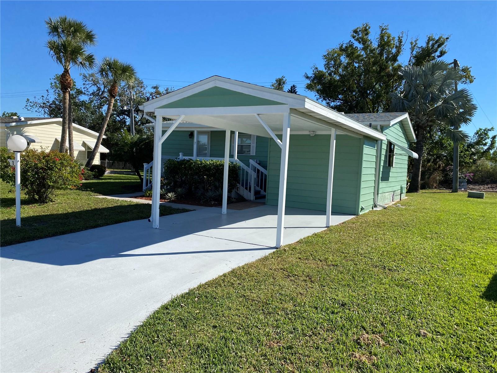 7 MEADOW CIRCLE