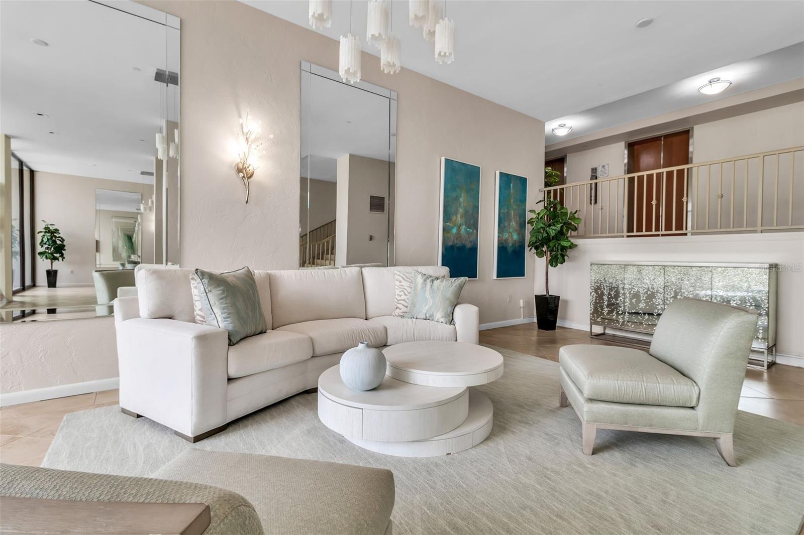 ESSEX HOUSE - Residential