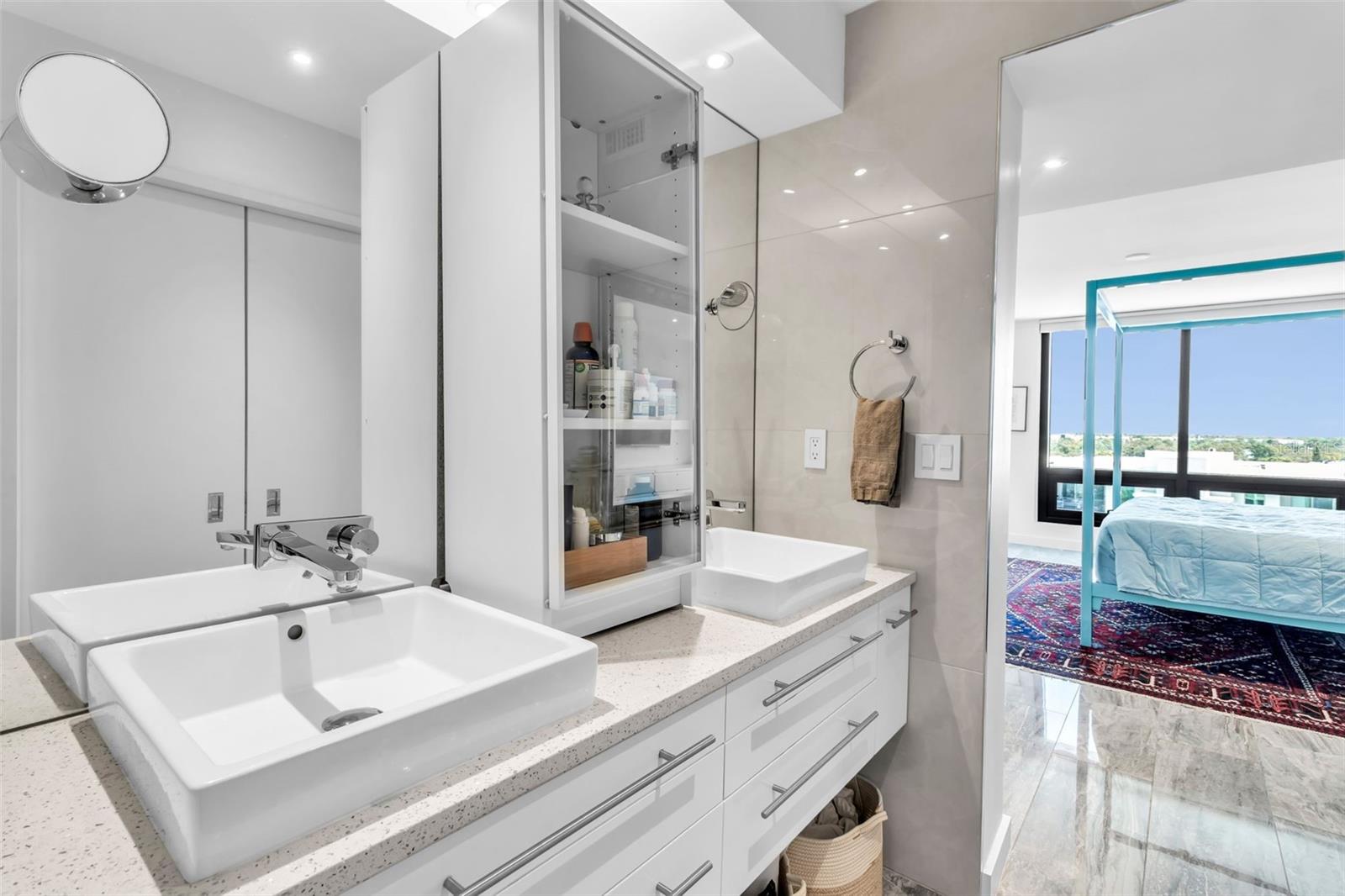 ESSEX HOUSE - Residential