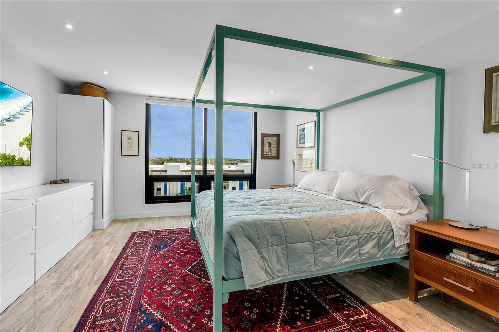 ESSEX HOUSE - Residential