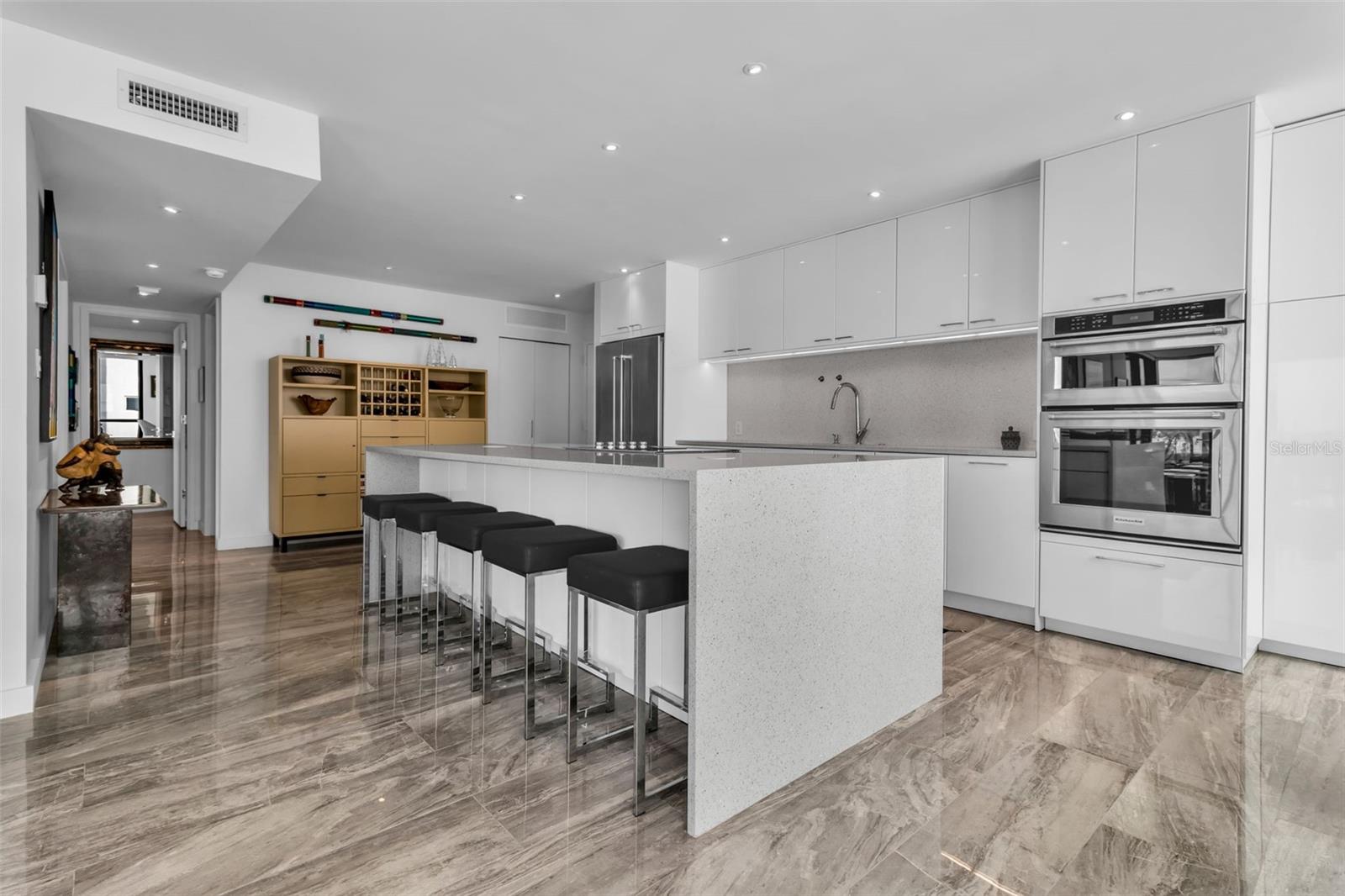 ESSEX HOUSE - Residential