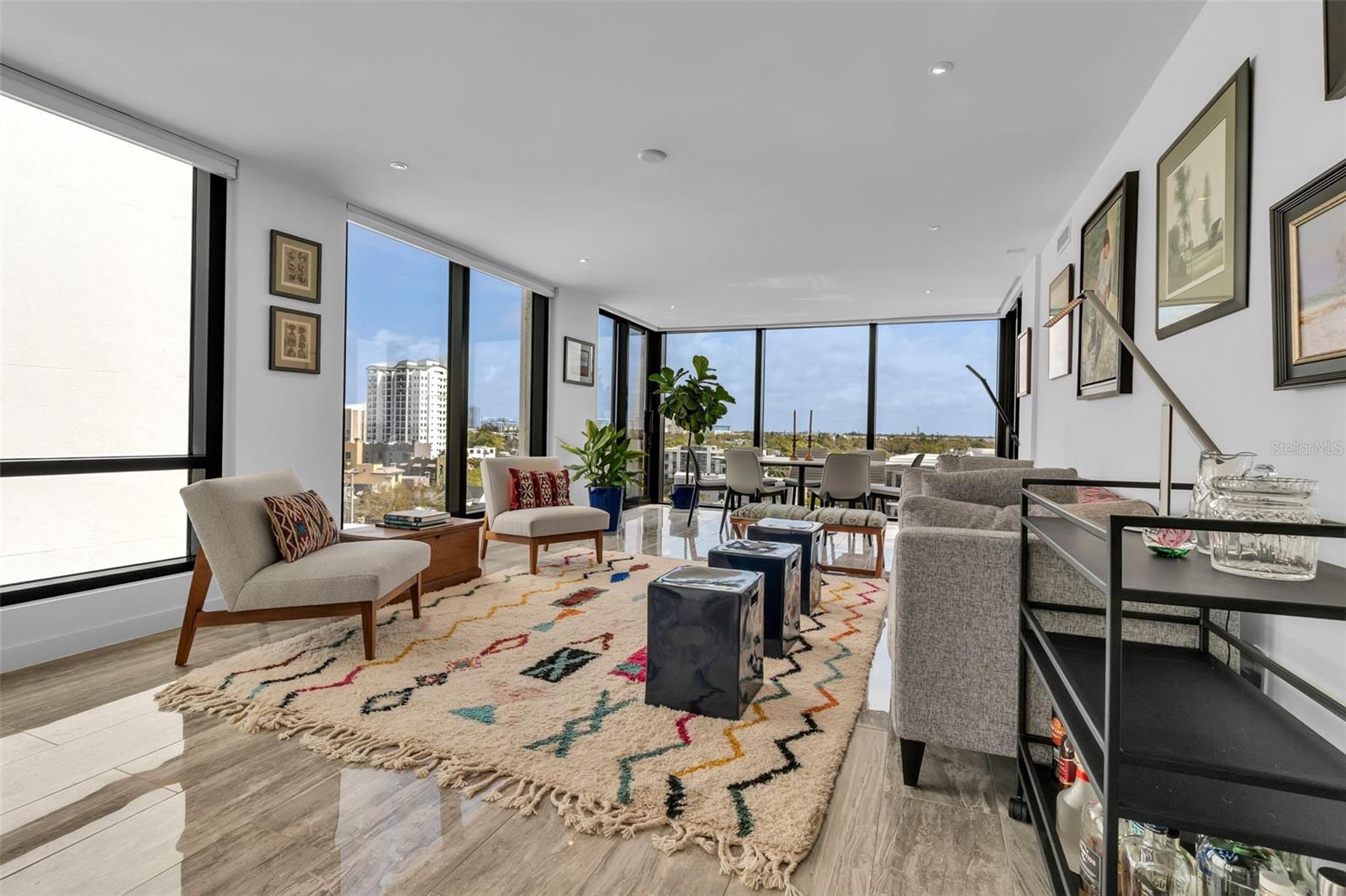 ESSEX HOUSE - Residential