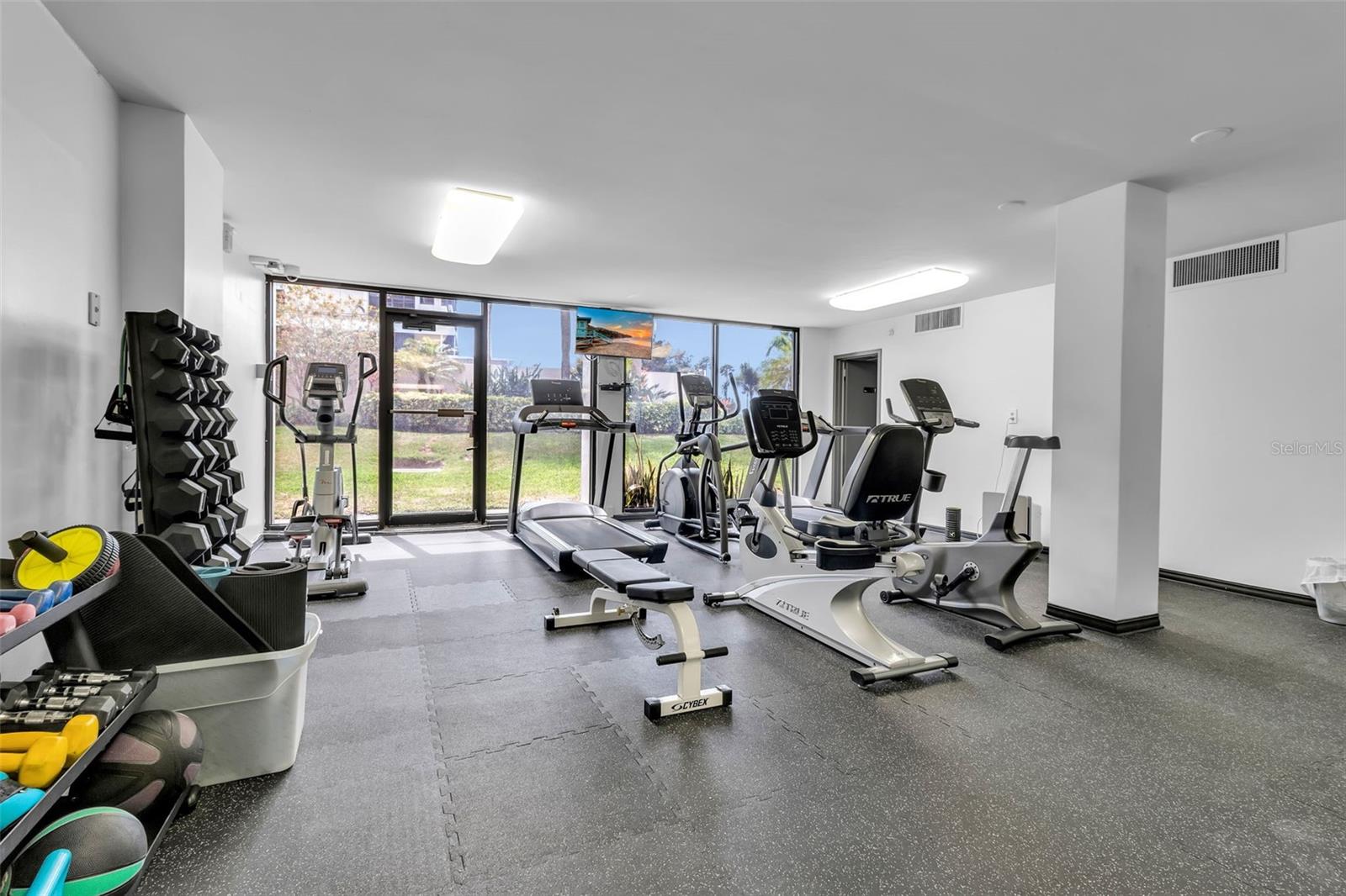 ESSEX HOUSE - Residential