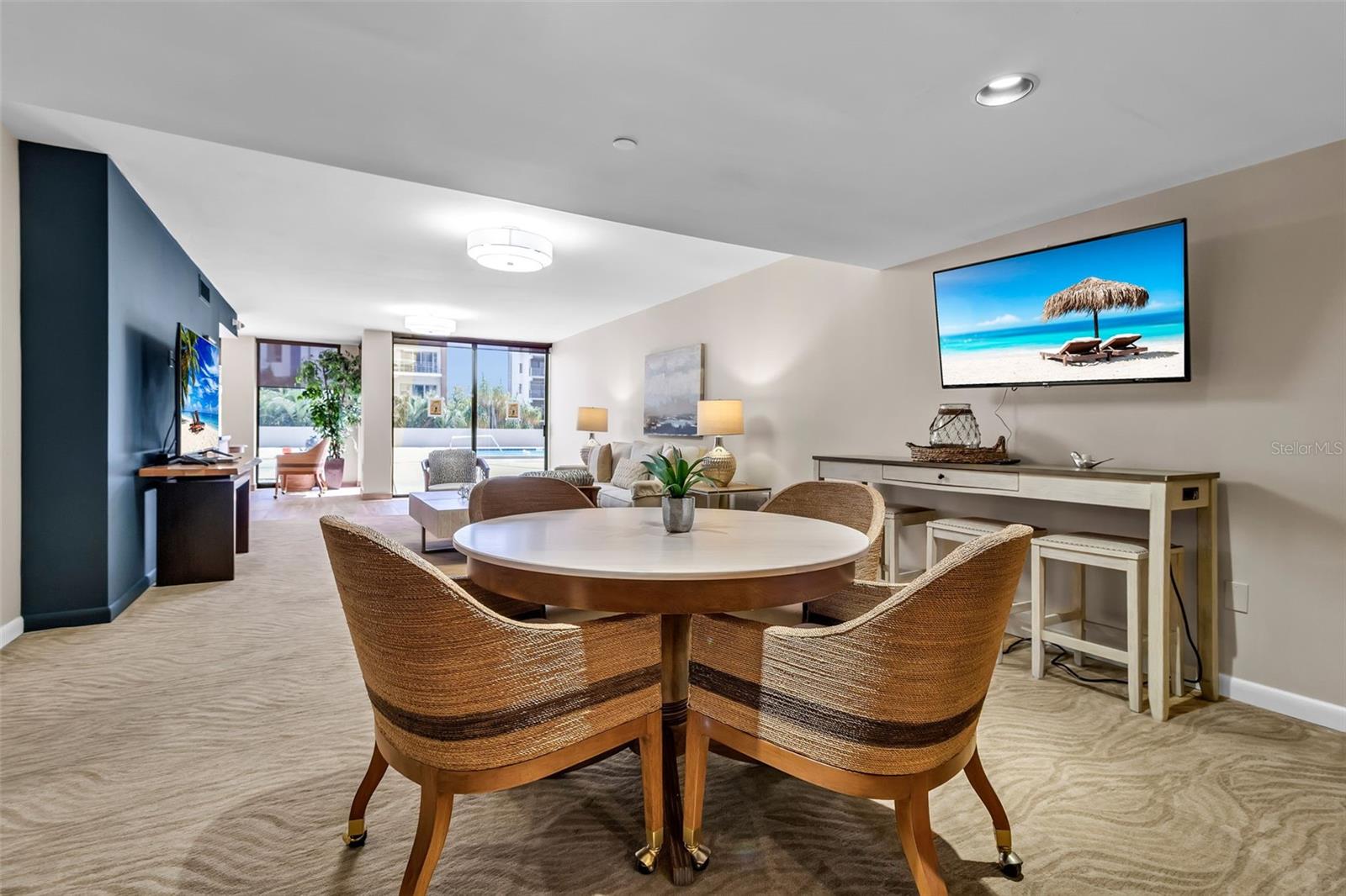 ESSEX HOUSE - Residential