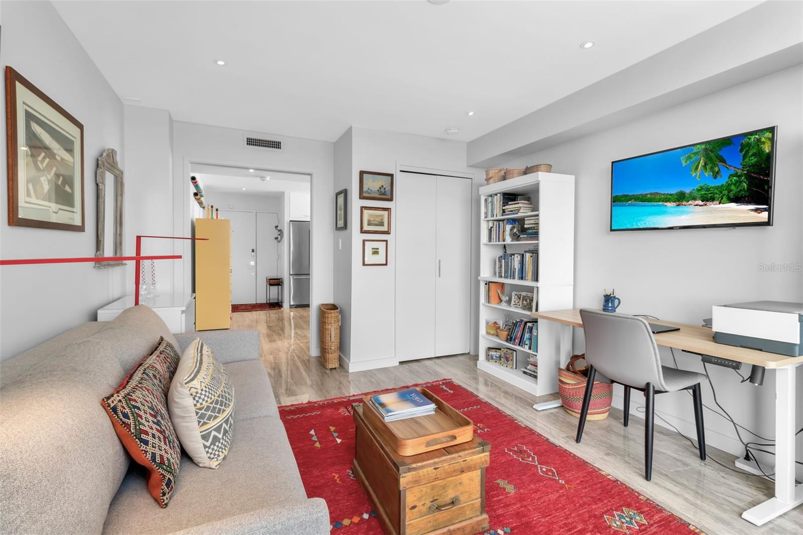 ESSEX HOUSE - Residential