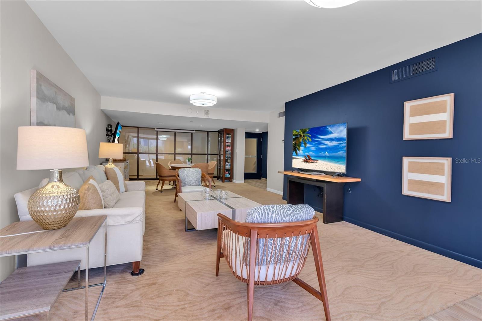 ESSEX HOUSE - Residential