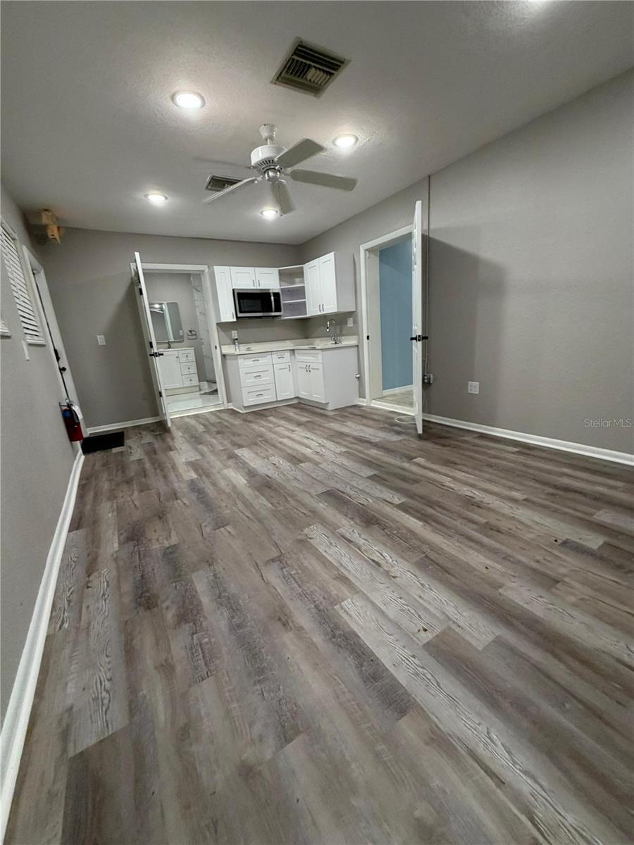 C E CRAFTS SUB 5 - Commercial Lease