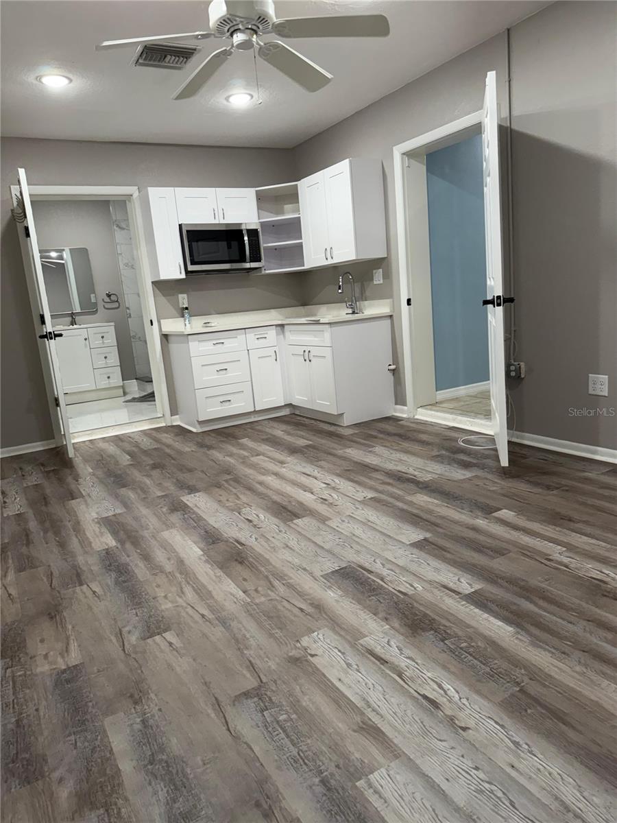 C E CRAFTS SUB 5 - Commercial Lease