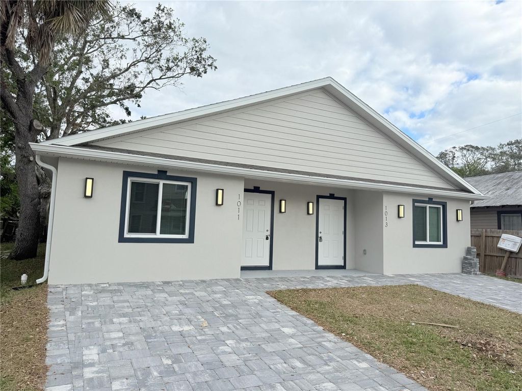 Photo of 1013 3rd Street W, Bradenton, FL 34205 (MLS # A4687721)
